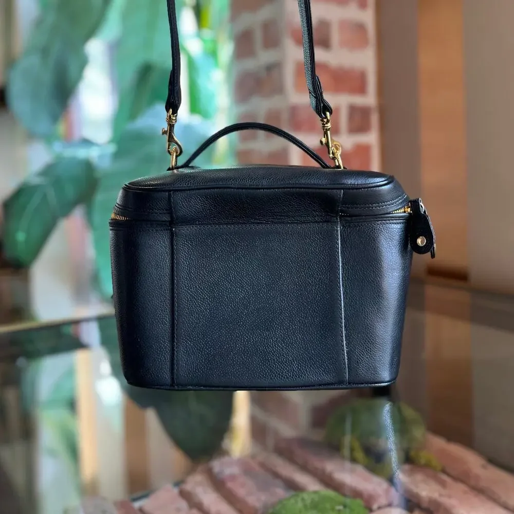 CHANEL gorgeous color date